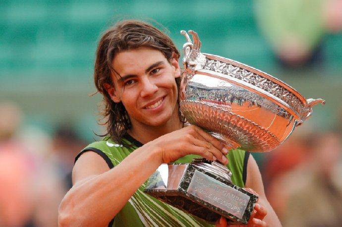 纳达尔在尤文图斯比赛中表现优异，险胜引发热议！