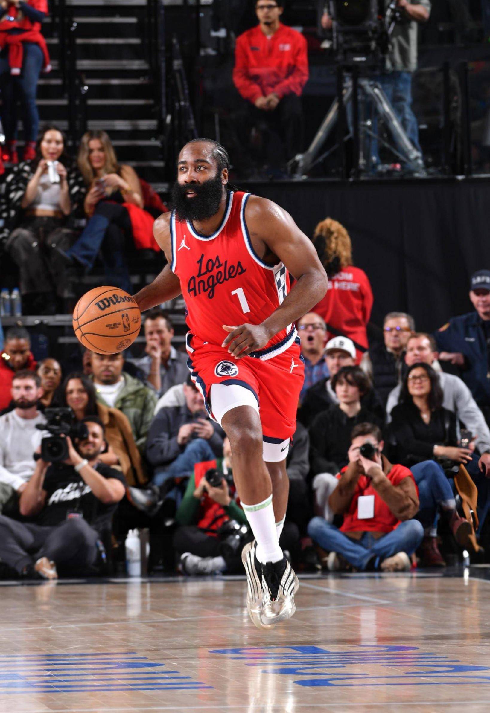 九游官方网站-字母哥官方宣布重要助攻新规，勇士引发争议！热度持续攀升的简单介绍-九游官方网站